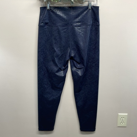 NWOT Offline By Aerie The Hugger High Waisted Crackle Leggings Navy Blue XL - Picture 4 of 15